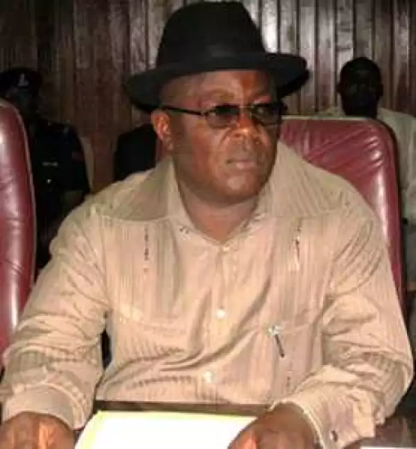 Umahi suspends Commissioner, asks unemployed Ebonyi youths to ‘come home and take jobs’